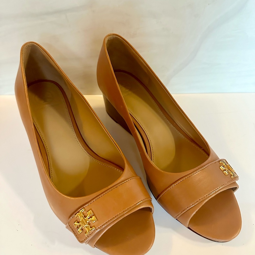 Size 9 Tory Burch Tan Leather Pumps